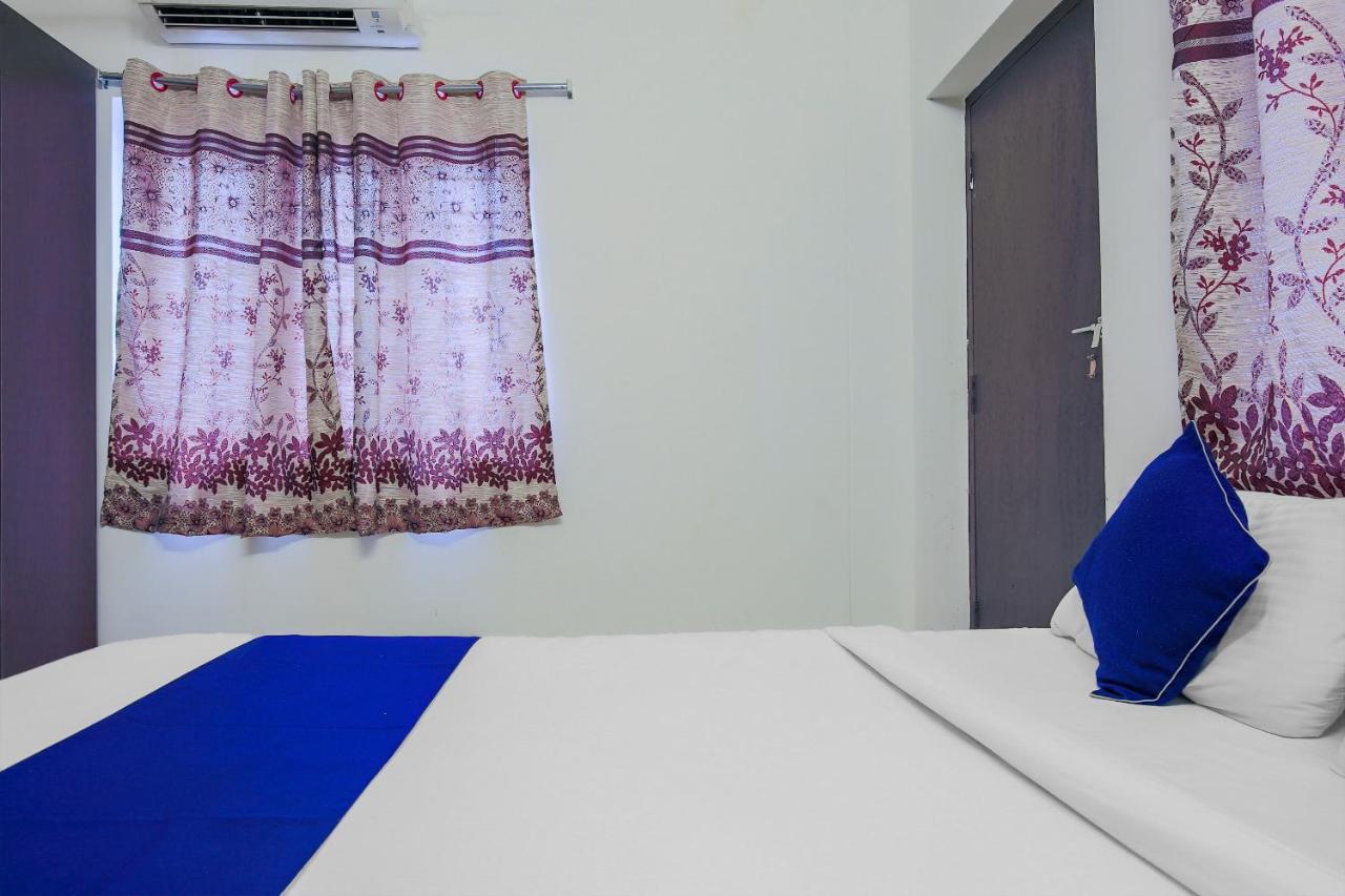 Oyo Silverkey 74581 Nallagandla Hotel Hyderabad Exterior foto
