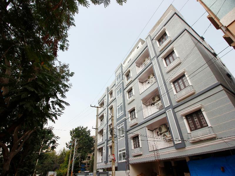 Oyo Silverkey 74581 Nallagandla Hotel Hyderabad Exterior foto