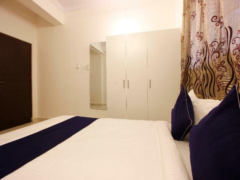 Oyo Silverkey 74581 Nallagandla Hotel Hyderabad Exterior foto