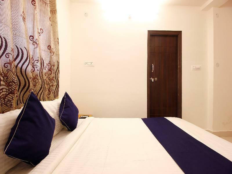 Oyo Silverkey 74581 Nallagandla Hotel Hyderabad Exterior foto
